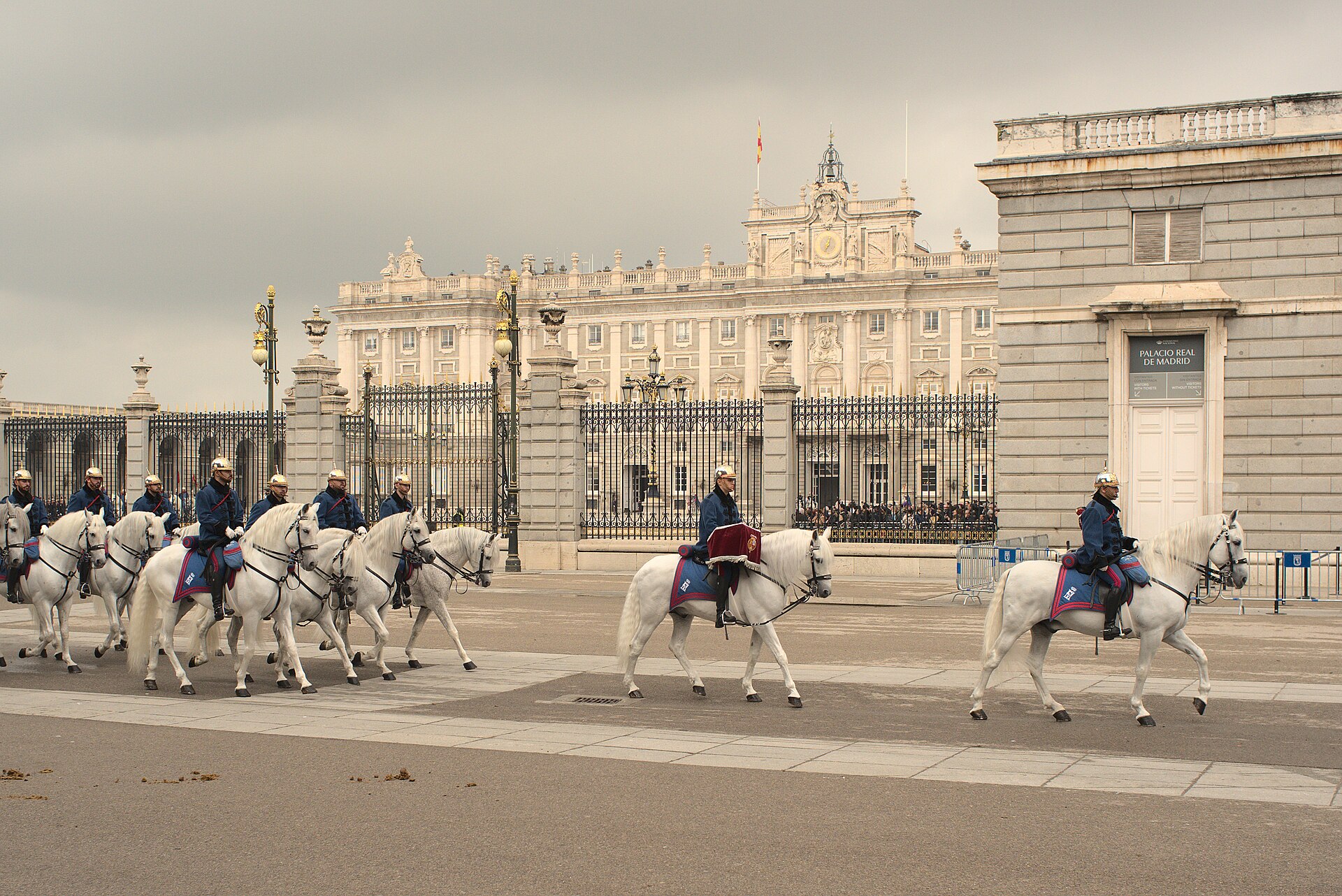Il Cambio della Guardia al Palazzo Reale di Madrid
