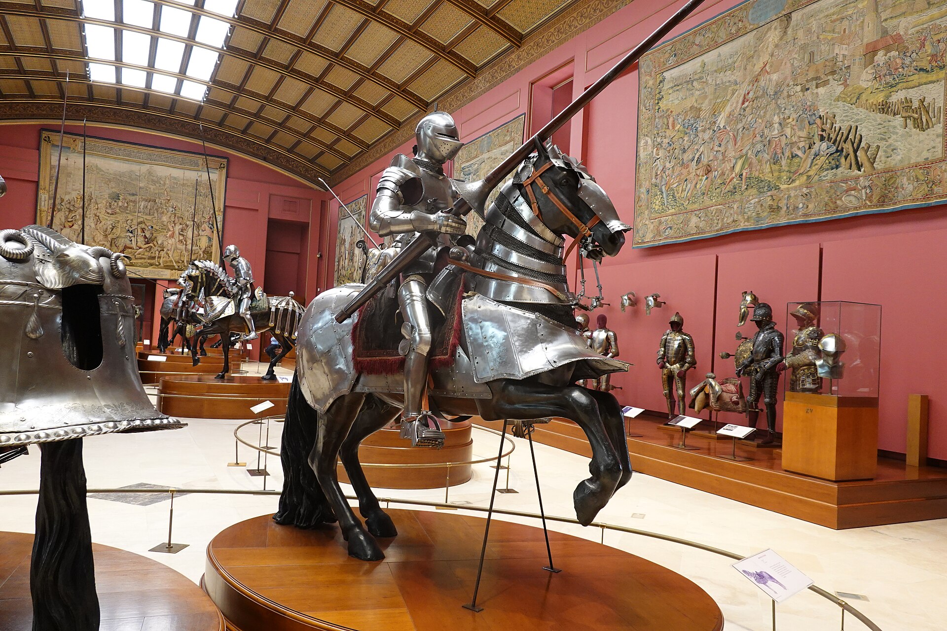 Interno della Real Armeria del Palazzo Reale di Madrid