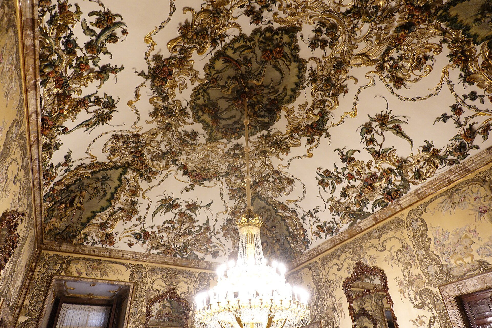 Gli stucchi rococo in chiave chinoiserie della Sala Gasparini